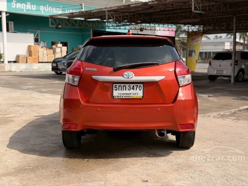 2015 Toyota YARIS G Hatchback