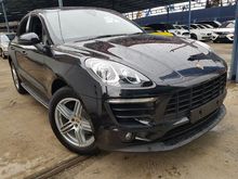 2017 Porsche Macan 2.0 SUV With Sport Chrono,Sport Plus Mode,Lane Assist,Side Step,Memory Seat