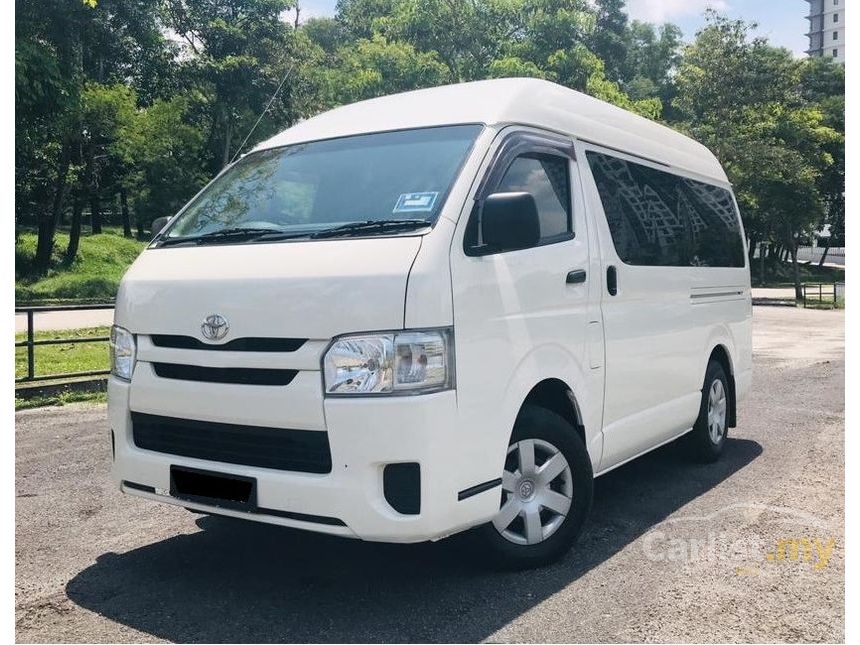 2016 toyota hiace window van