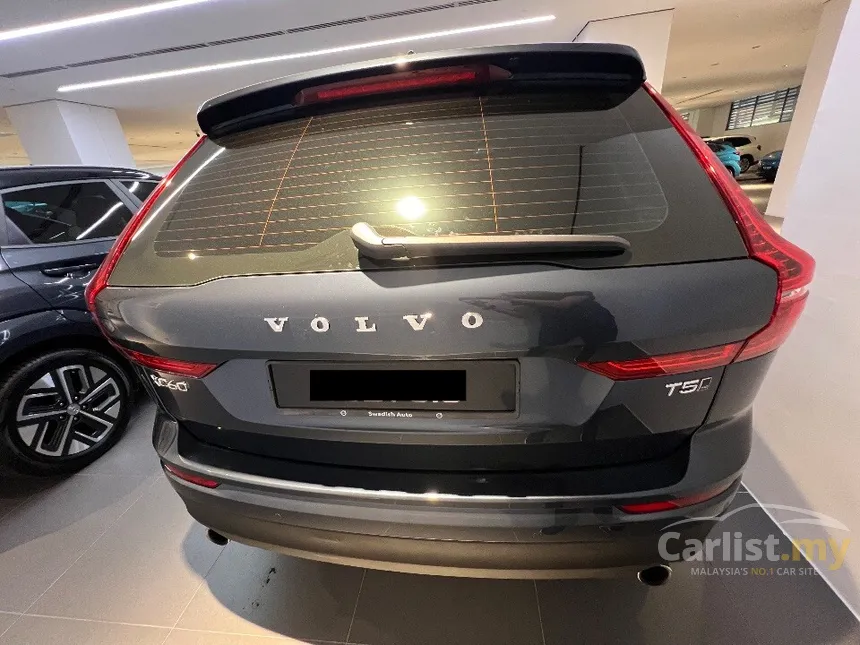 2021 Volvo XC60 T5 Momentum SUV