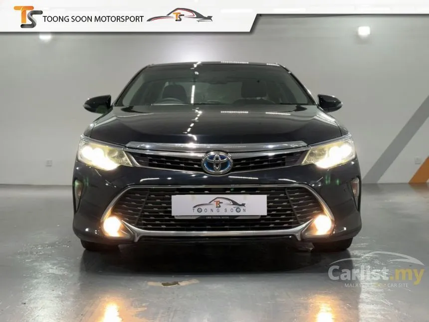 2016 Toyota Camry Hybrid Luxury Sedan