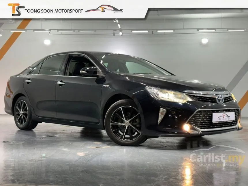 2016 Toyota Camry Hybrid Luxury Sedan