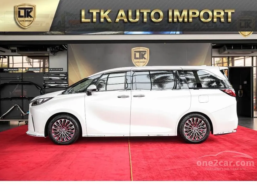 2024 Lexus LM350h Executive Van