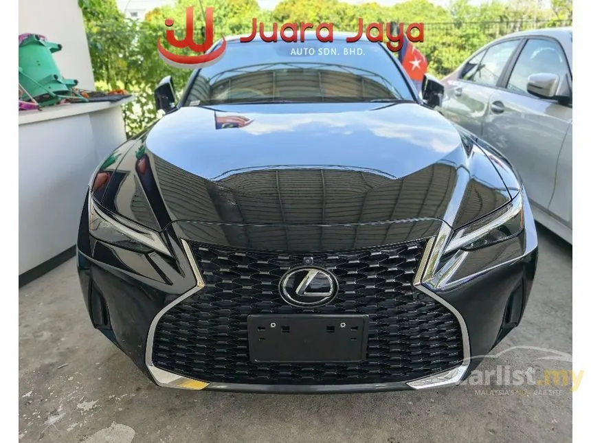 2021 Lexus IS 300 Luxury Sedan