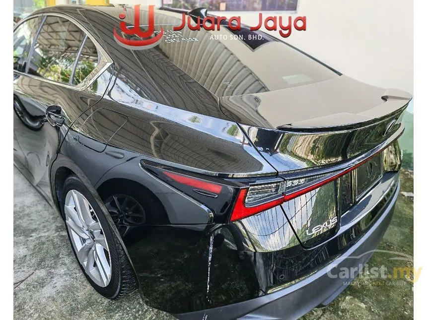 2021 Lexus IS 300 Luxury Sedan