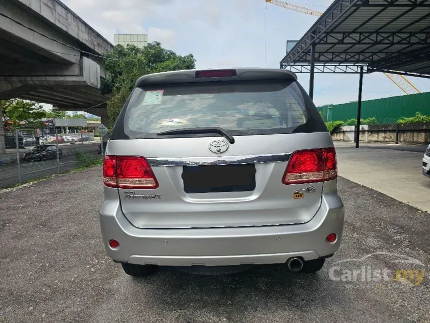 2005 Toyota Fortuner V SUV