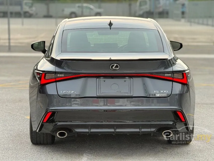 2022 Lexus IS 300 F Sport Sedan