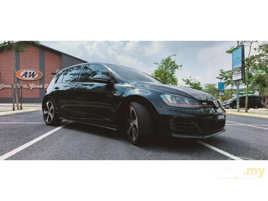 2013 Volkswagen Golf GTI Hatchback