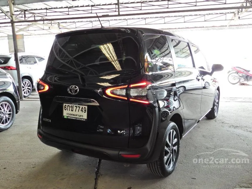 2017 Toyota Sienta V Wagon