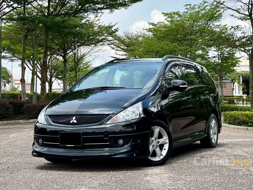 2010 Mitsubishi Grandis MPV