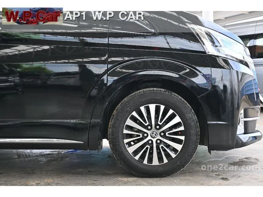 2020 Toyota Majesty Standard Van