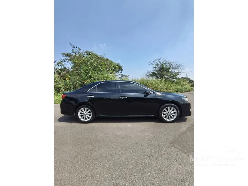 2014 Toyota Camry Hybrid Sedan