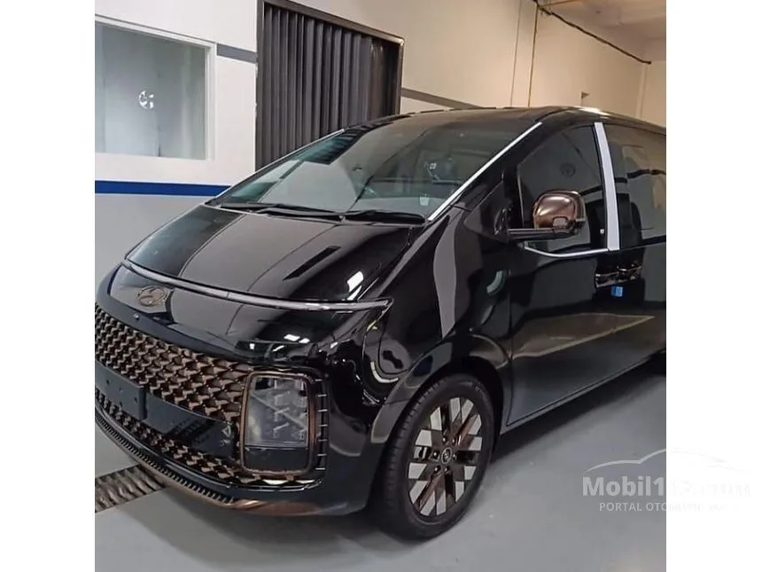 Jual Mobil Hyundai Staria 2024 Signature 7 2.2 di DKI Jakarta Automatic Wagon Hitam Rp 1.060.500.000
