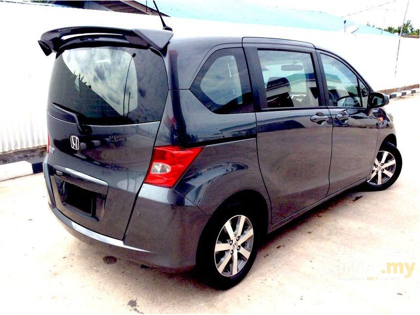 Honda freed 2012 года