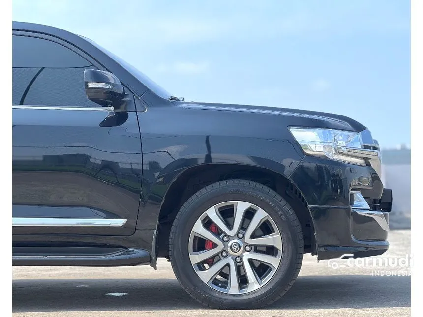 2019 Toyota Land Cruiser 200 VX-R SUV