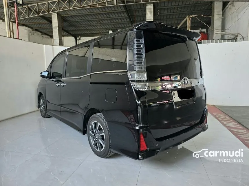2018 Toyota Voxy MPV