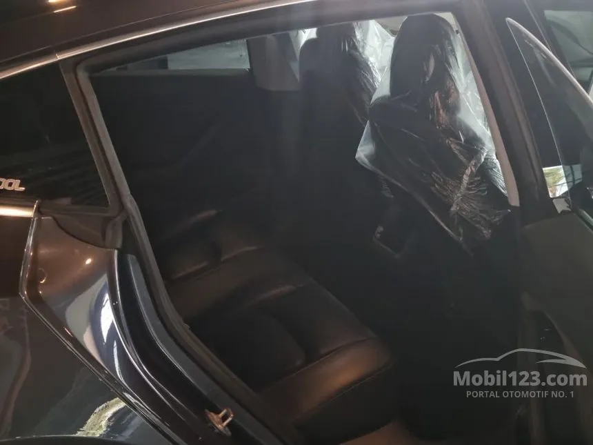 2020 Tesla Model 3 Standard Range Plus Sedan