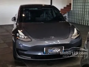 2020 Tesla Model 3 Standard Range Plus Sedan