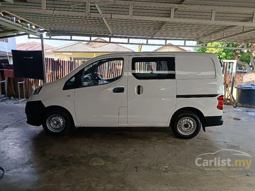 2013 Nissan NV200 Semi Panel Van