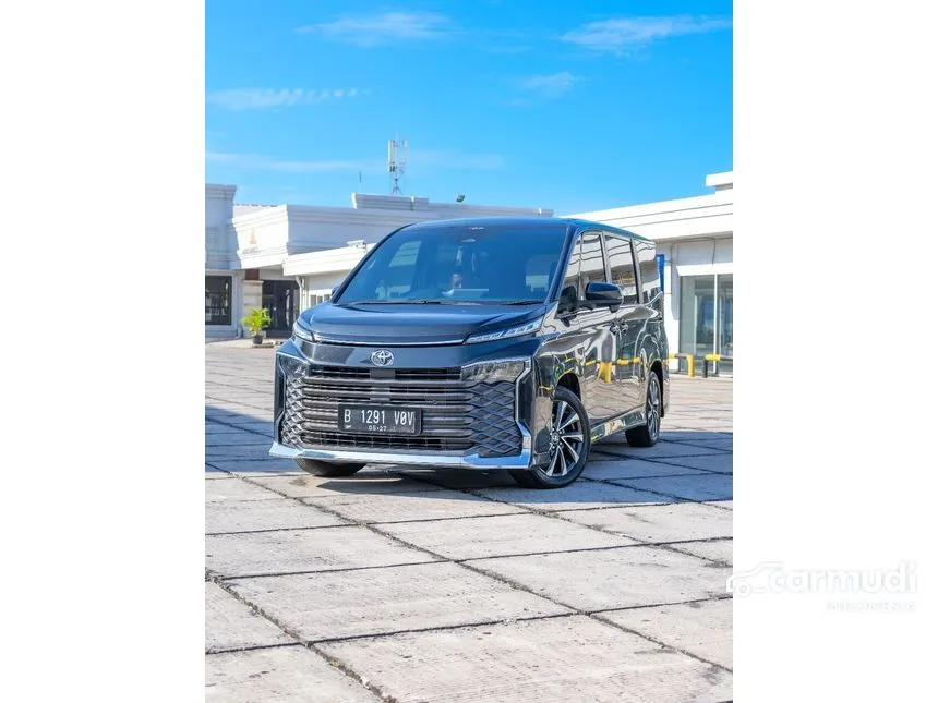 2022 Toyota Voxy Van Wagon