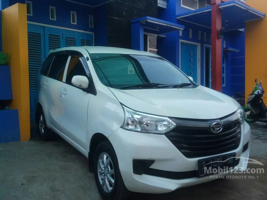 Jual Mobil Daihatsu Xenia 2016 M 1.0 di Jawa Tengah Manual 