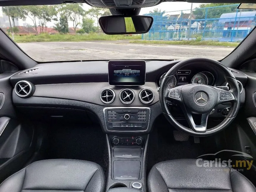 2015 Mercedes-Benz CLA200 Sedan
