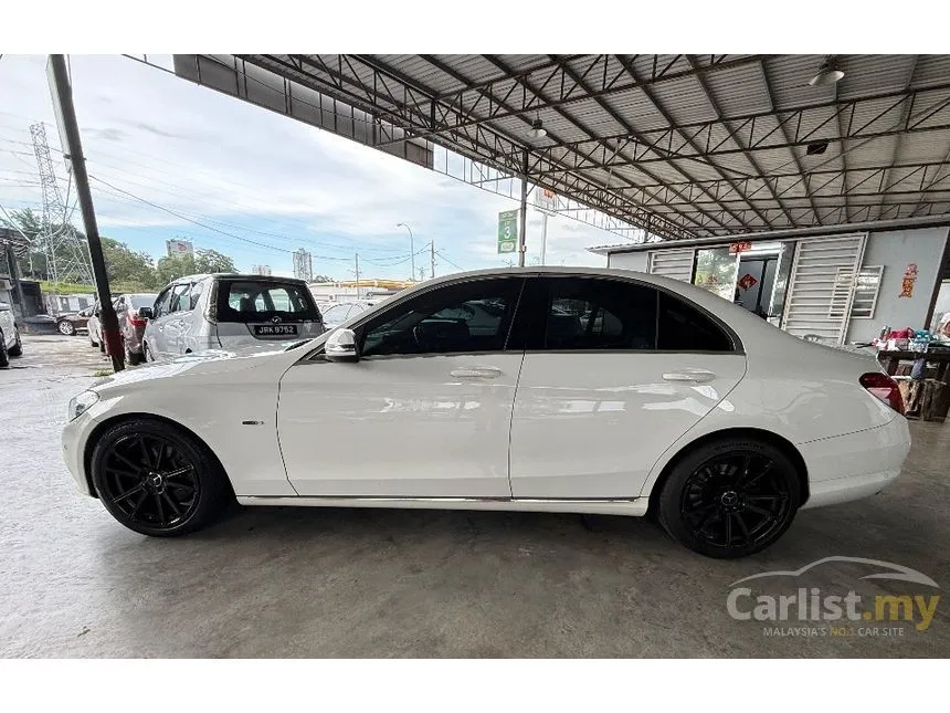 2016 Mercedes-Benz C200 Avantgarde Sedan