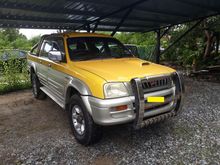 2002 Mitsubishi Storm 2.5 L200 GLS Pickup Truck