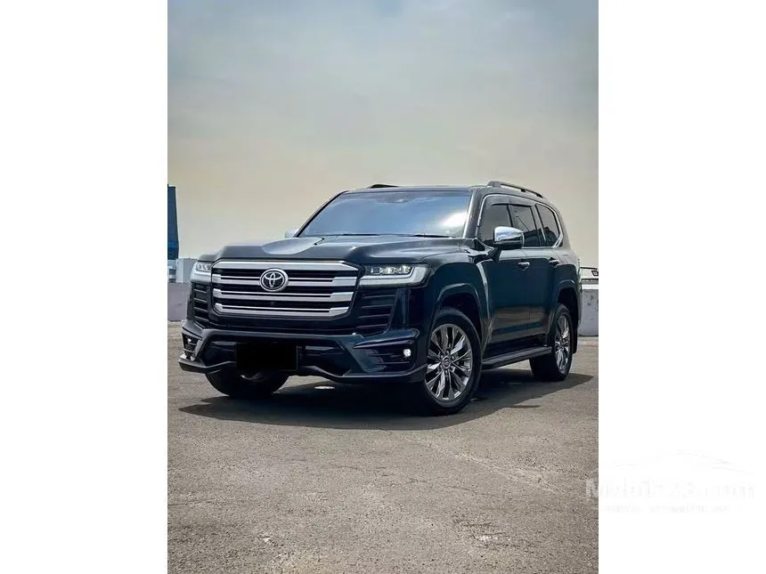 2023 Toyota Land Cruiser 300 VX-R SUV