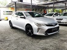 2016 Toyota Camry 2.5 Hybrid Luxury Sedan