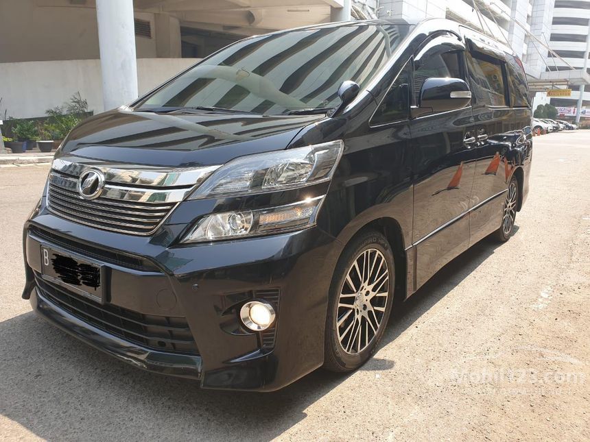 Toyota vellfire 2013