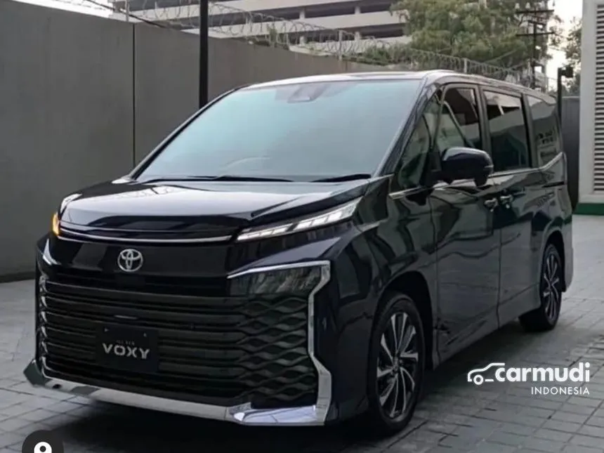 Jual Mobil Toyota Voxy 2024 2.0 di Jawa Barat Automatic Van Wagon Hitam Rp 606.650.000