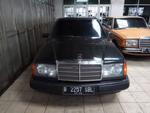 1987 Mercedes-Benz 300E 3.0 Base Spec Sedan orisnil