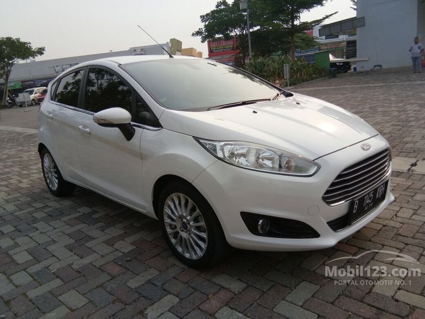 Jual Mobil Ford Fiesta 2015 Sport 1.5 di Jawa Barat 