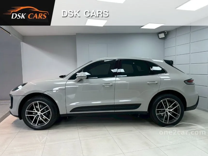 2023 Porsche MACAN SUV