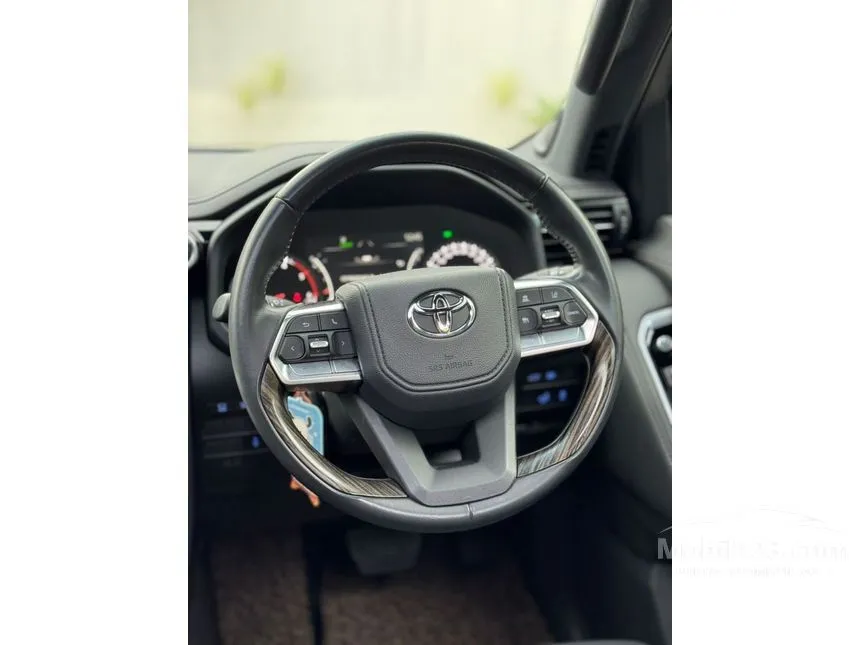 2023 Toyota Land Cruiser 300 VX-R SUV