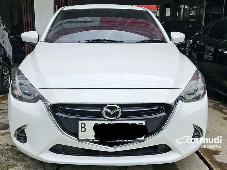 Jual Mobil Mazda 2 2017 R 1.5 di Jawa Barat Automatic Hatchback Putih Rp 165.000.000
