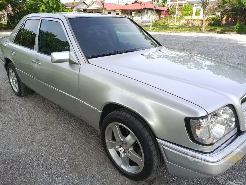 Used 1993 Mercedes-Benz 230E 2.3 Sedan - Carlist.my