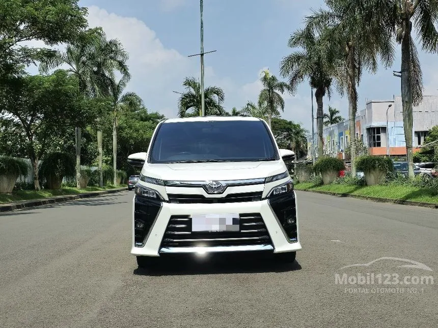 Jual Mobil Toyota Voxy 2018 2.0 di Banten Automatic Wagon Putih Rp 328.000.000