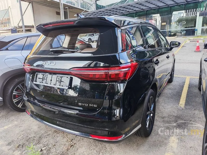 2025 BYD M6 Extended Range MPV