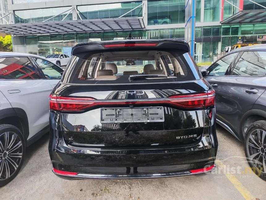 2025 BYD M6 Extended Range MPV