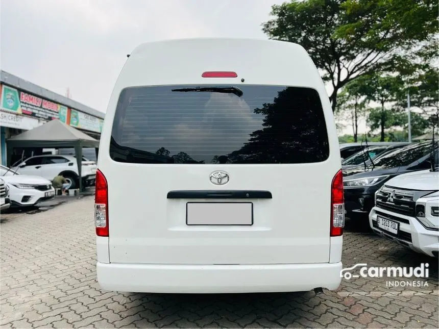 2019 Toyota Hiace Commuter Van