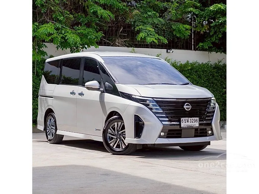 2025 Nissan SERENA e-Power Highway Star Van