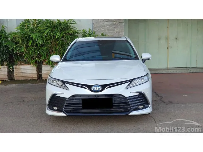 2023 Toyota Camry Hybrid Sedan