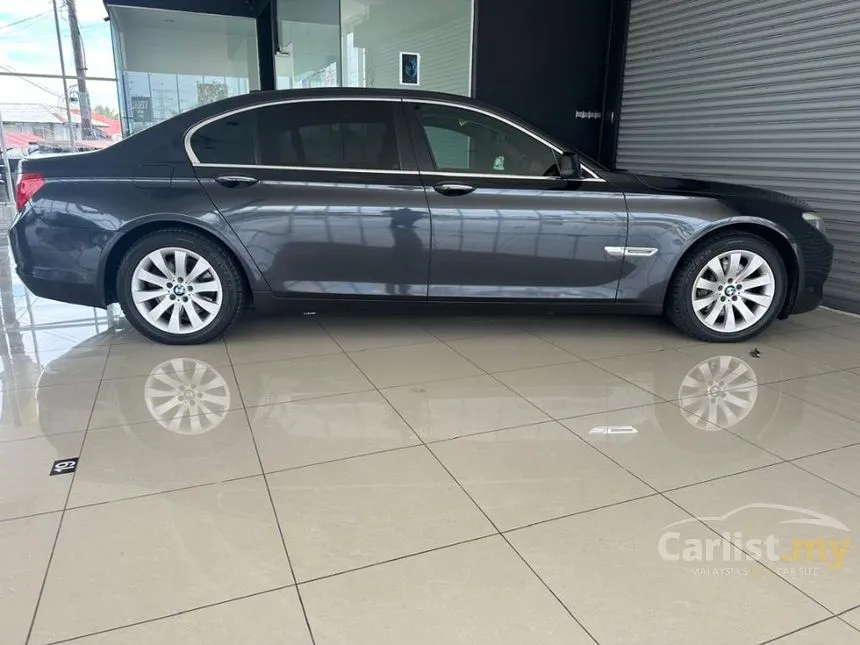 2012 BMW 730Li Sedan
