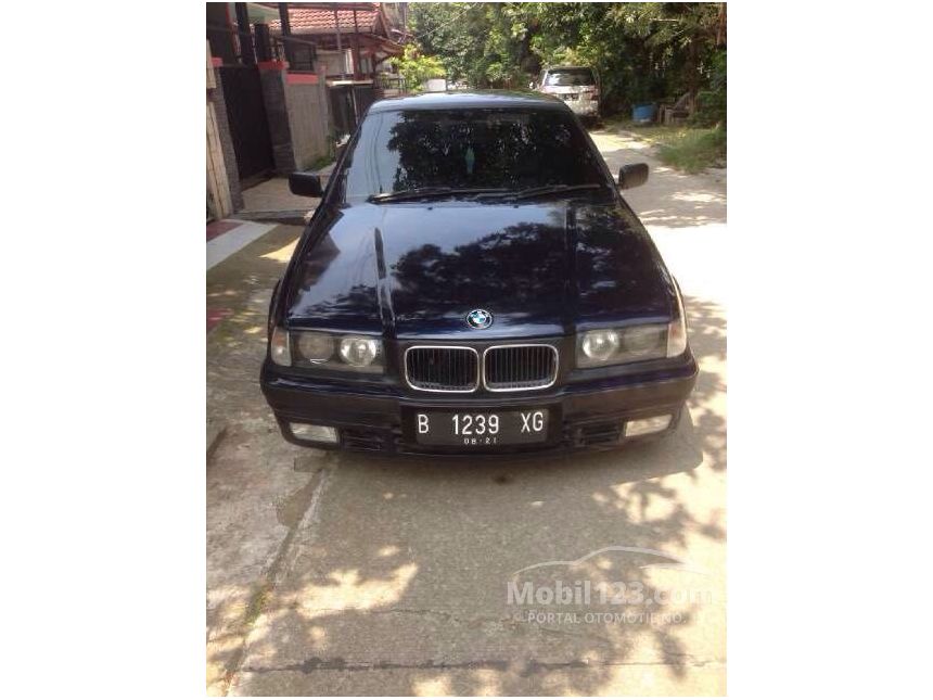 1996 BMW 318i E36 1.8 Manual Sedan