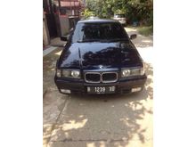 Mobil BMW 318i Tahun 1996/1997