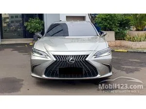 2023 Lexus ES 300h 2.5 Ultra Luxury Sedan