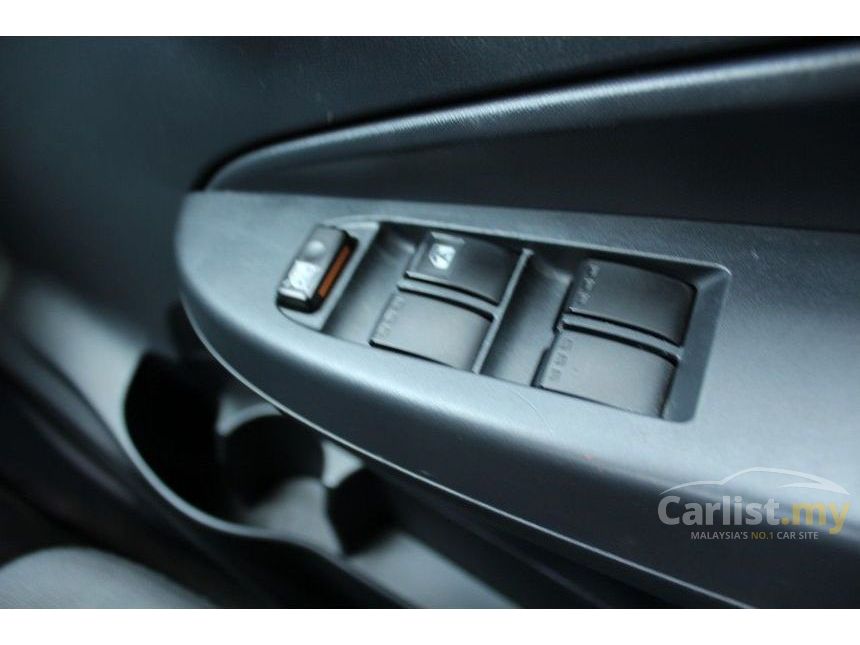 Perodua Axia 2016 E 1.0 in Johor Manual Hatchback Silver 