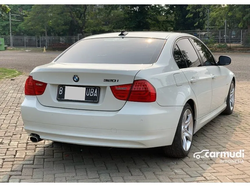 2011 BMW 320i Sedan